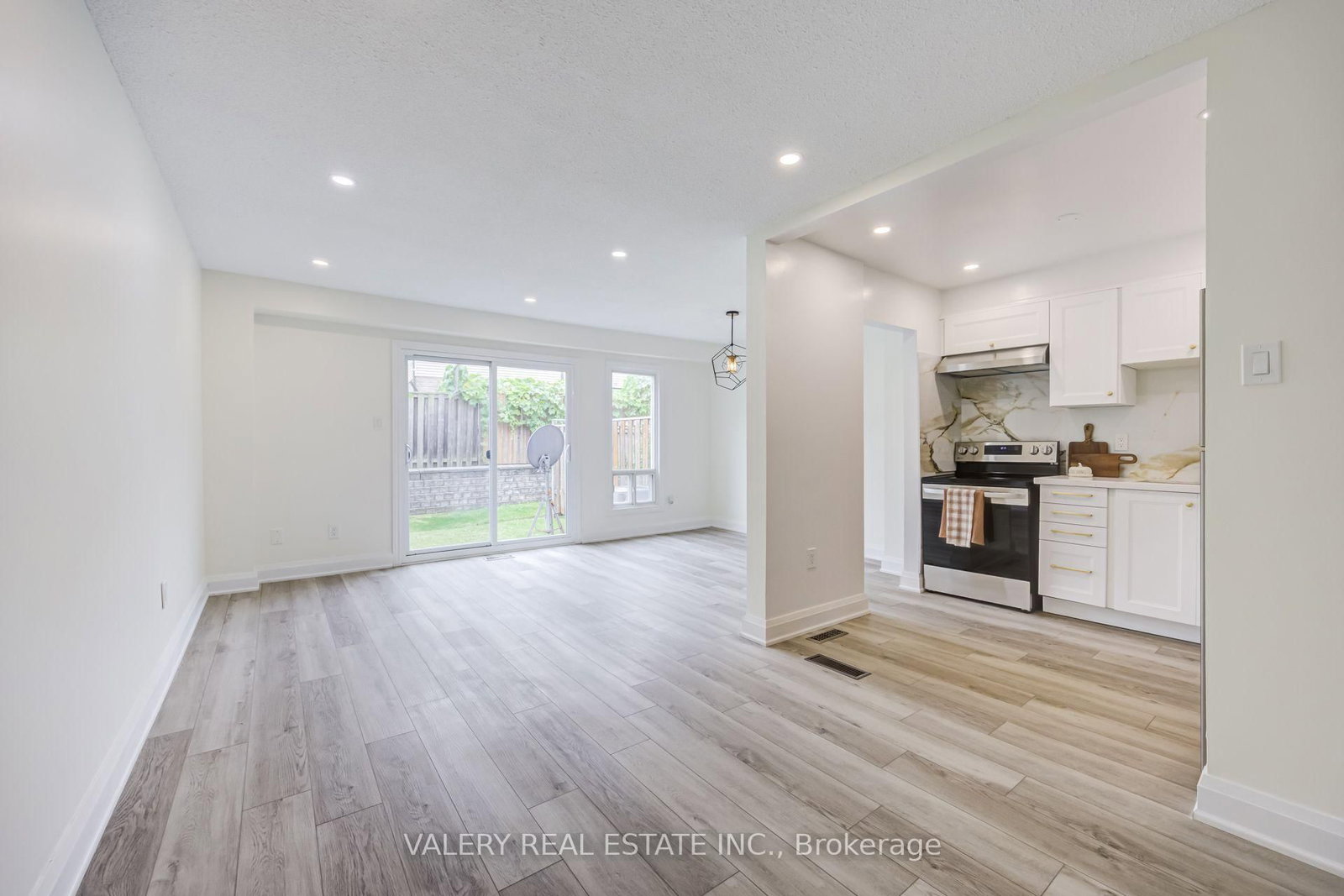 50-1131 Sandhurst Circ, Toronto, view 8