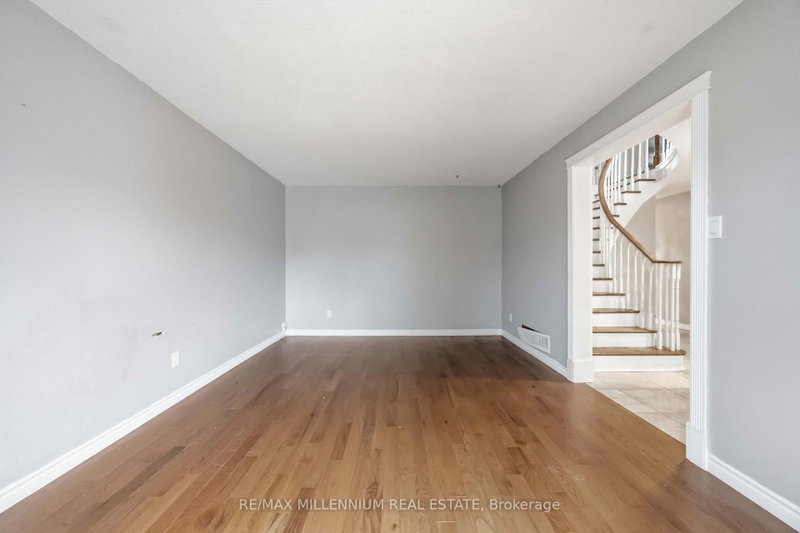 113 Glenabbey Dr photo 5