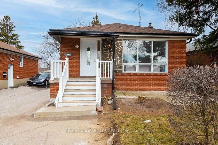 6 Larkhall, Toronto, Ontario M1J 1V1