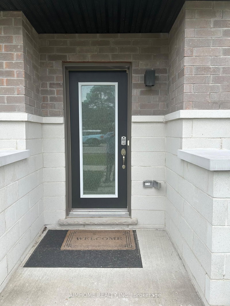 250 Finch Ave photo 3