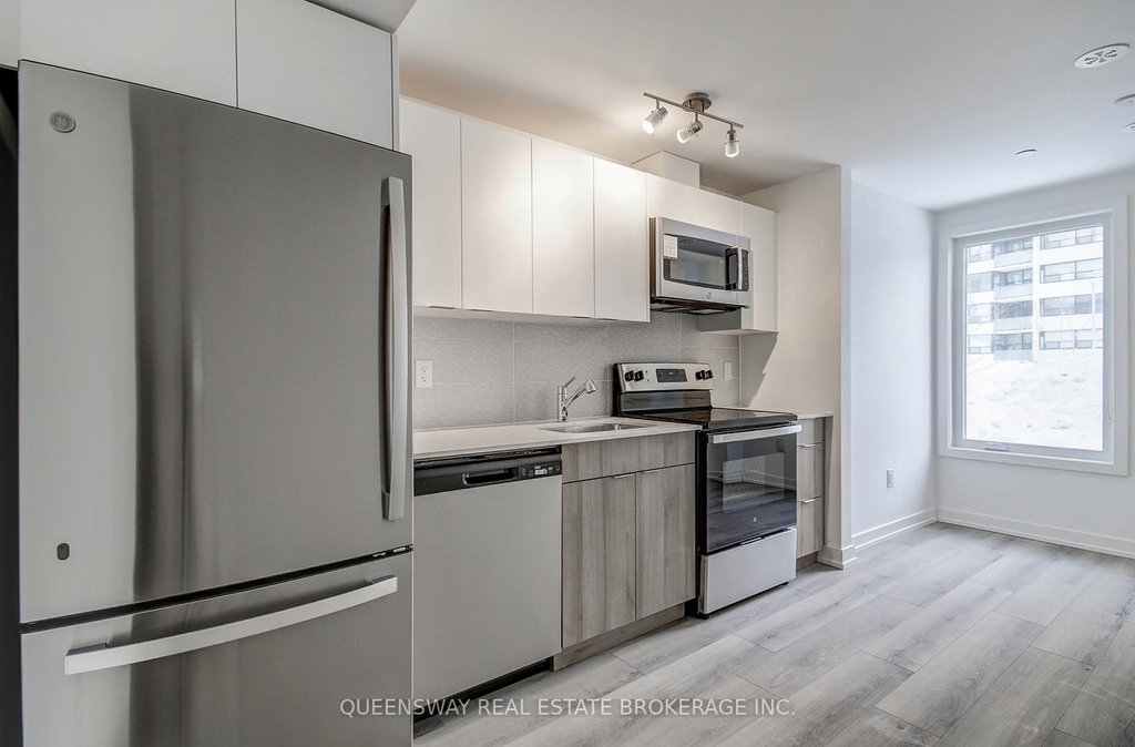 28 - 3079 pharmacy Avenue 5