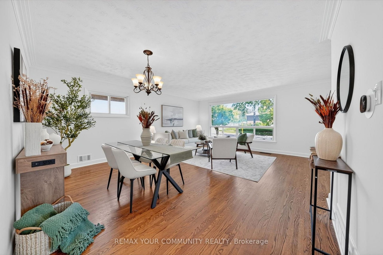 42 Beacon Road • Toronto, ON photo 4