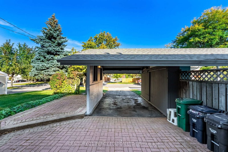 24 Dogwood Cres photo 2