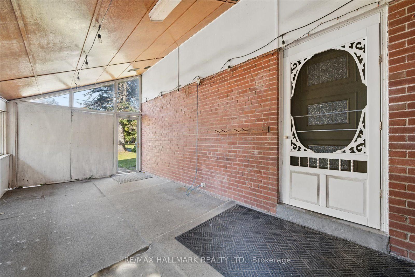 73 Deerfield Road • Toronto, ON photo 5
