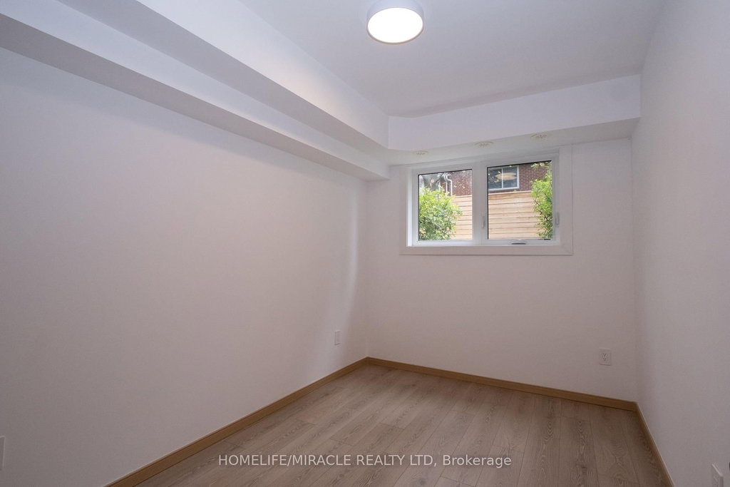 C3-101 - 3425 Sheppard Avenue 5