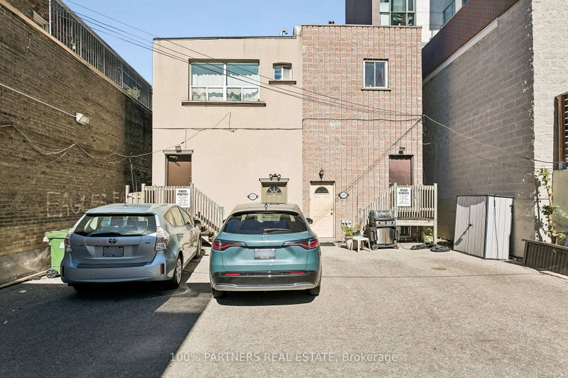 2035-2039 Danforth Ave photo 5