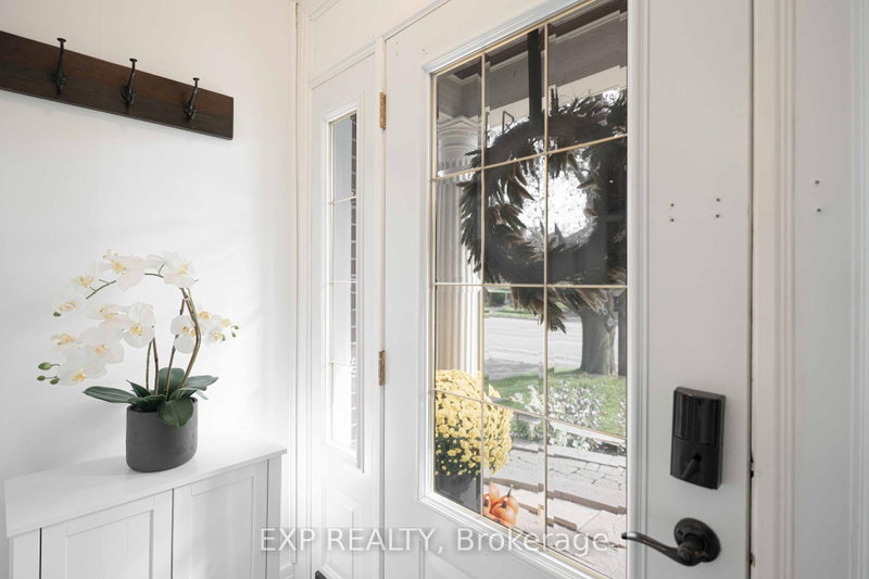 308 King St E photo 5