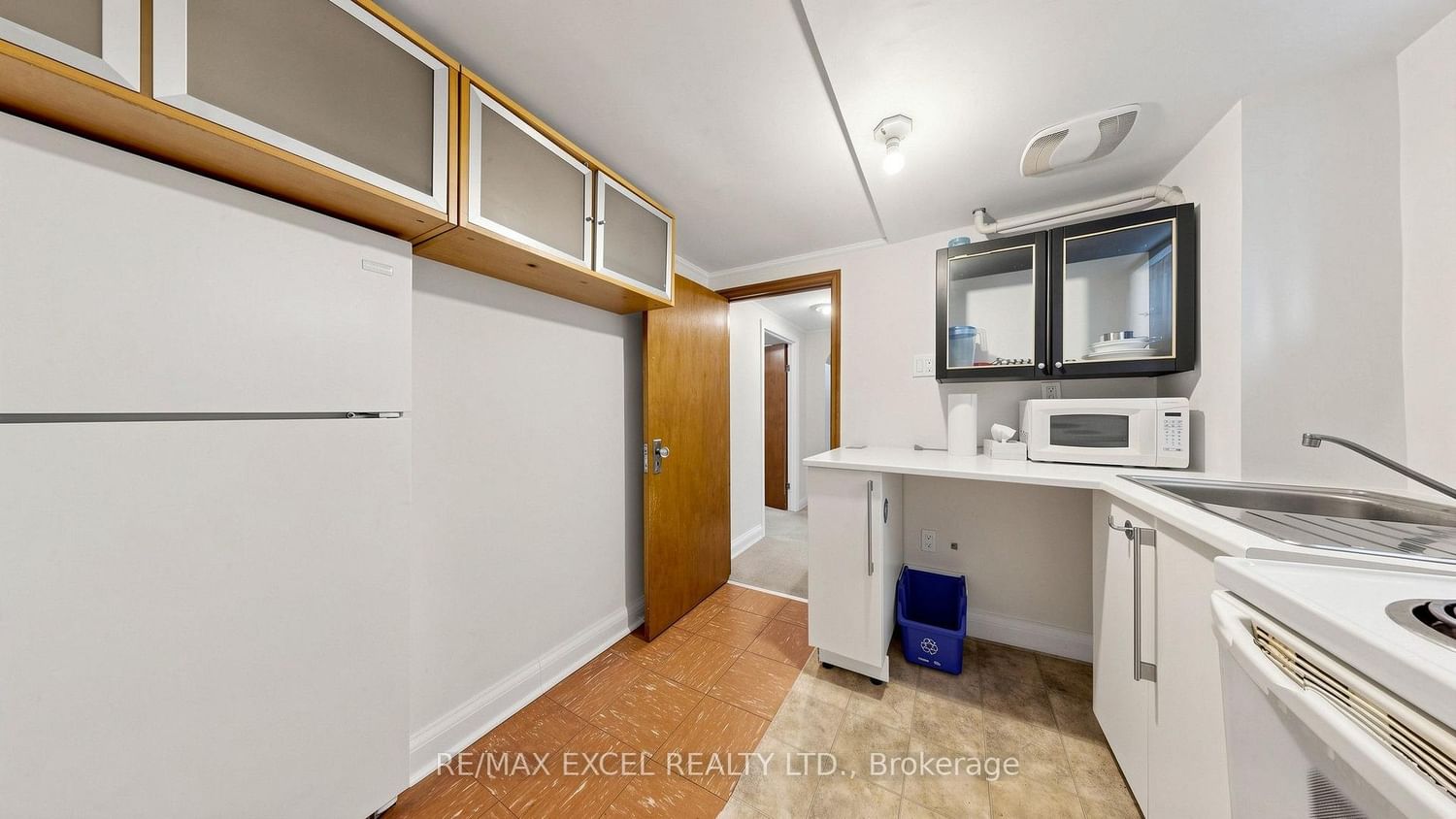 11 Hutton Avenue • Toronto, ON photo 36