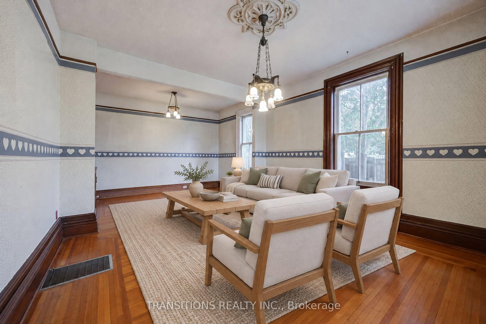 212 Liberty Street N • Clarington, ON photo 7