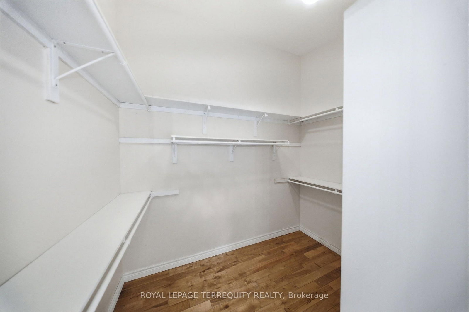 29 Ontoro Boulevard • Ajax, ON photo 26