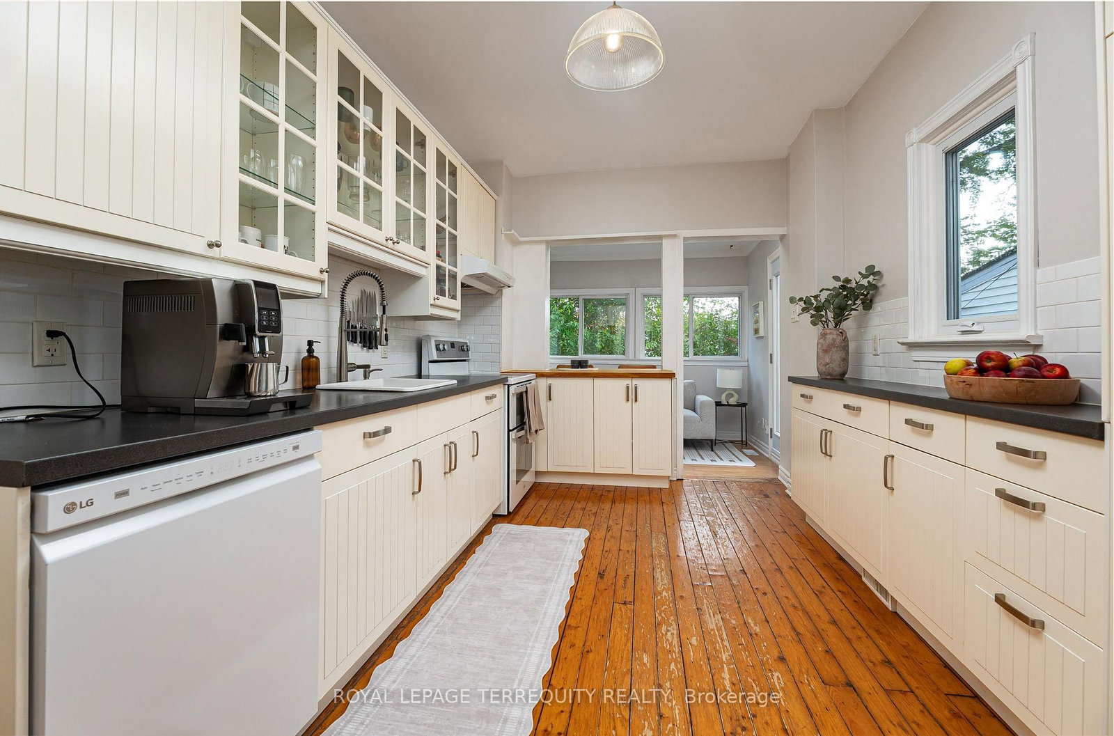 45 Dingwall Avenue • Toronto, ON photo 12
