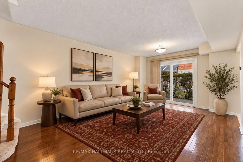 19 Rosebank Dr photo 4
