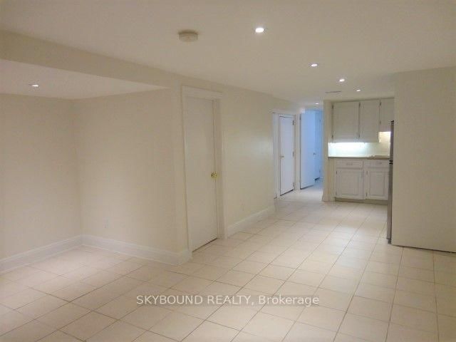 190 Wineva Ave photo 1