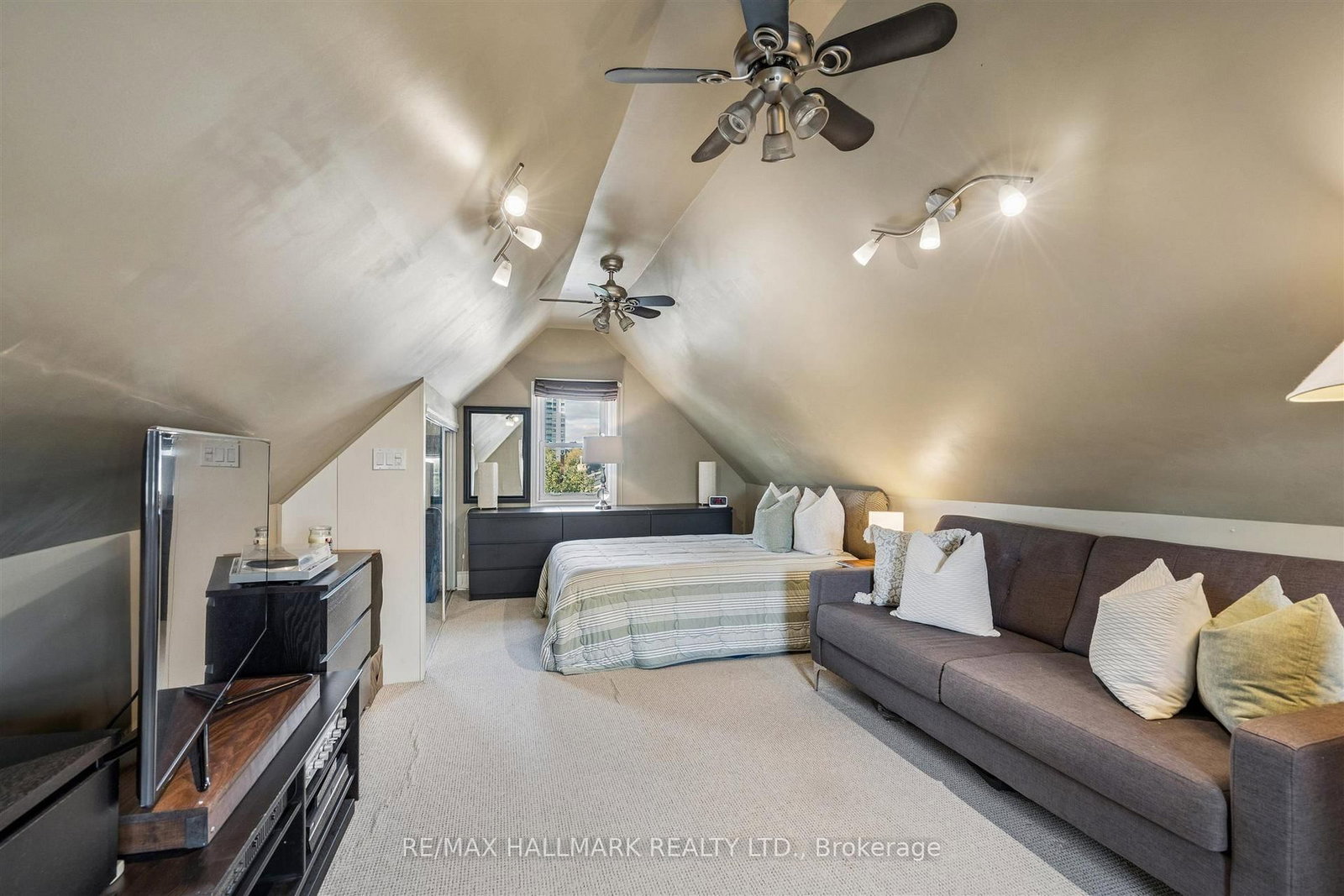 9 Savoy Avenue • Toronto, ON photo 30