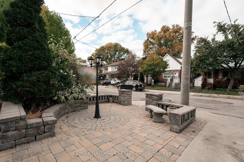 9 Savoy Ave photo 5