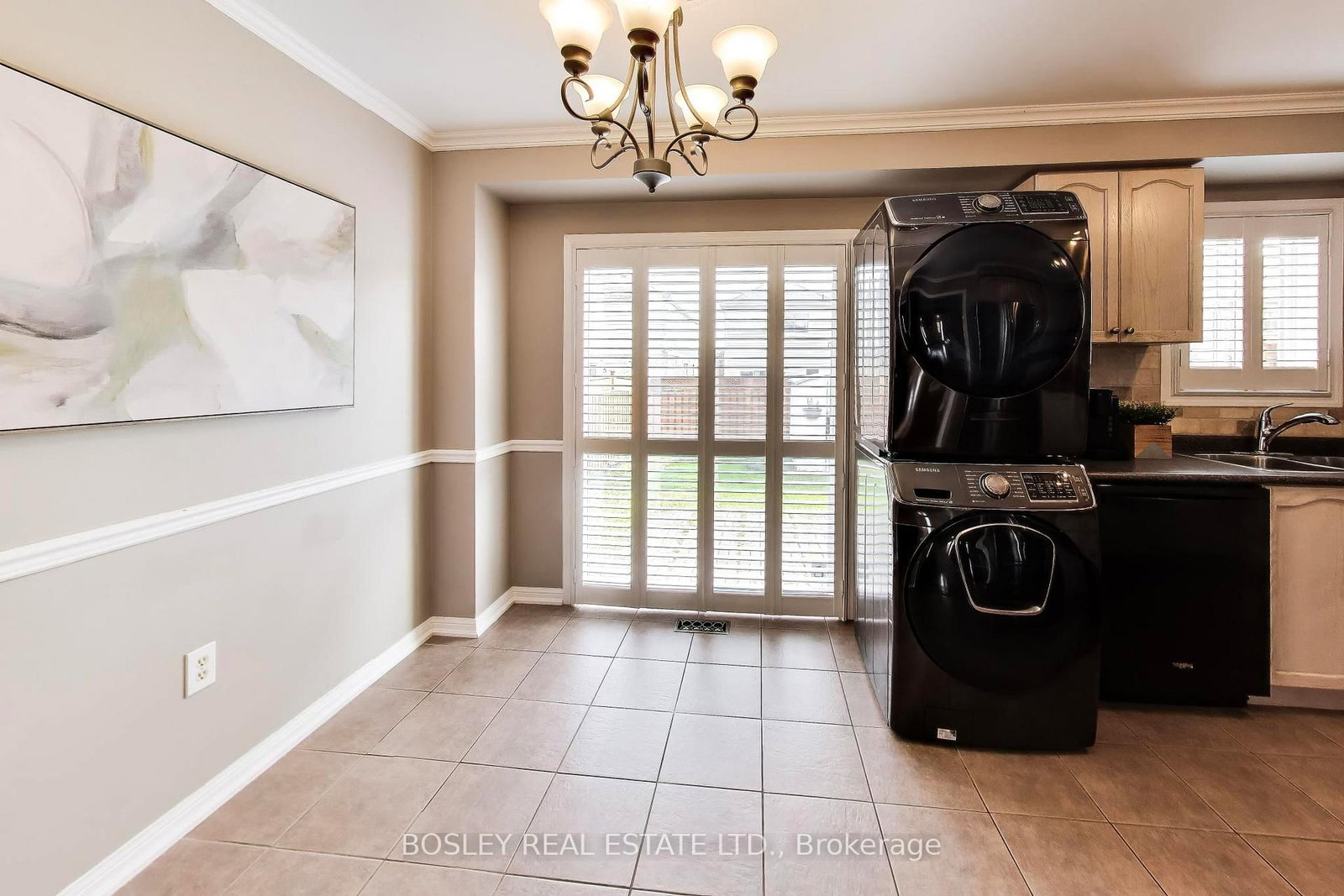 57 Longueuil Place • Whitby, ON photo 8