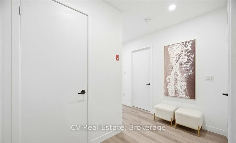 61 Orchard Park photo 2