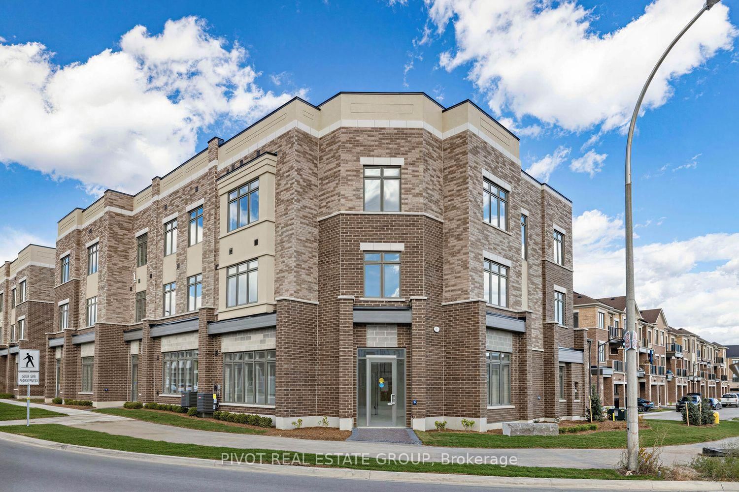 Townhouse for sale at 2 Upper Paradise Way, Whitby, Ontario, L1P 0S2 - Rural Whitby - MLS: E14084934