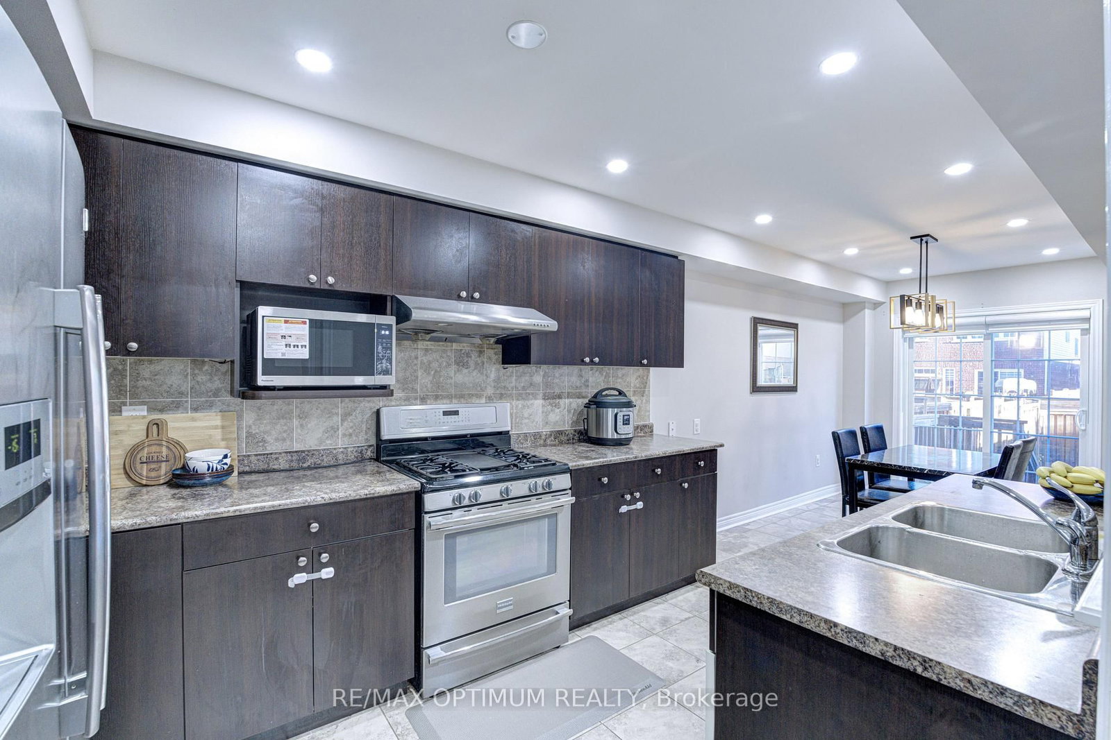 31 Keywood Street • Ajax, ON photo 15