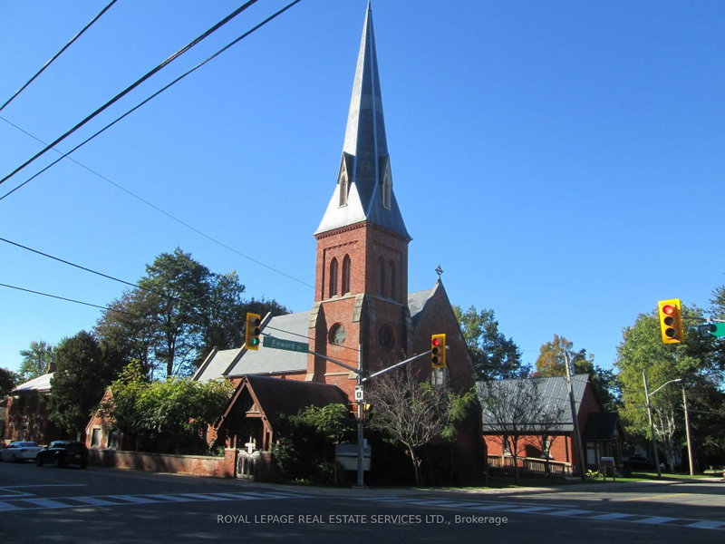 250 Mill St photo 1