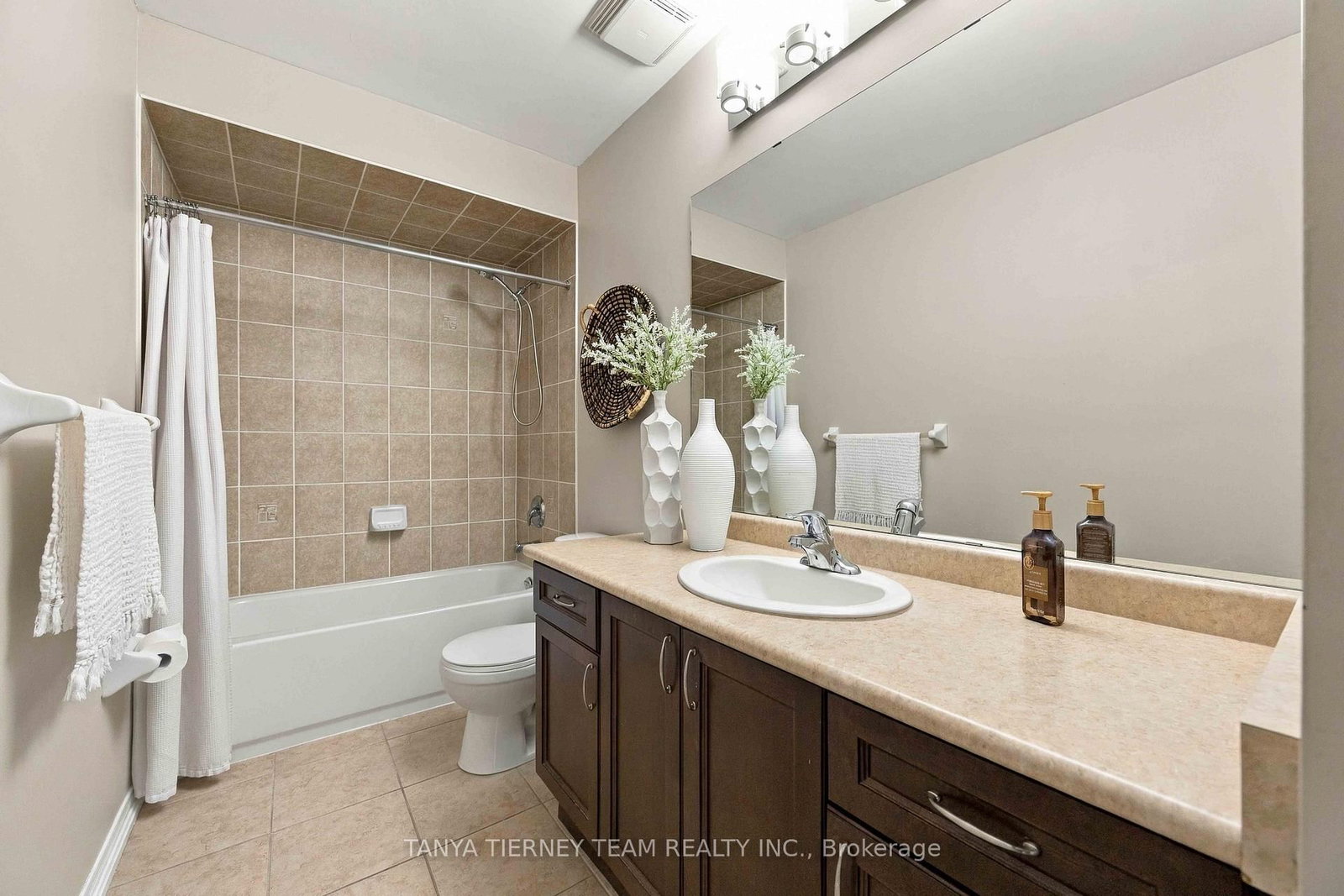 2 Delight Way • Whitby, ON photo 36