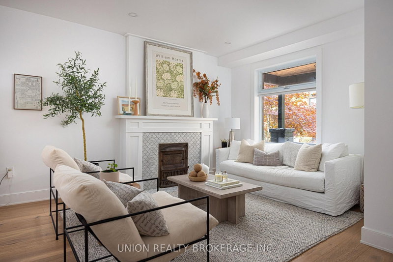 110 Bertmount Ave photo 4