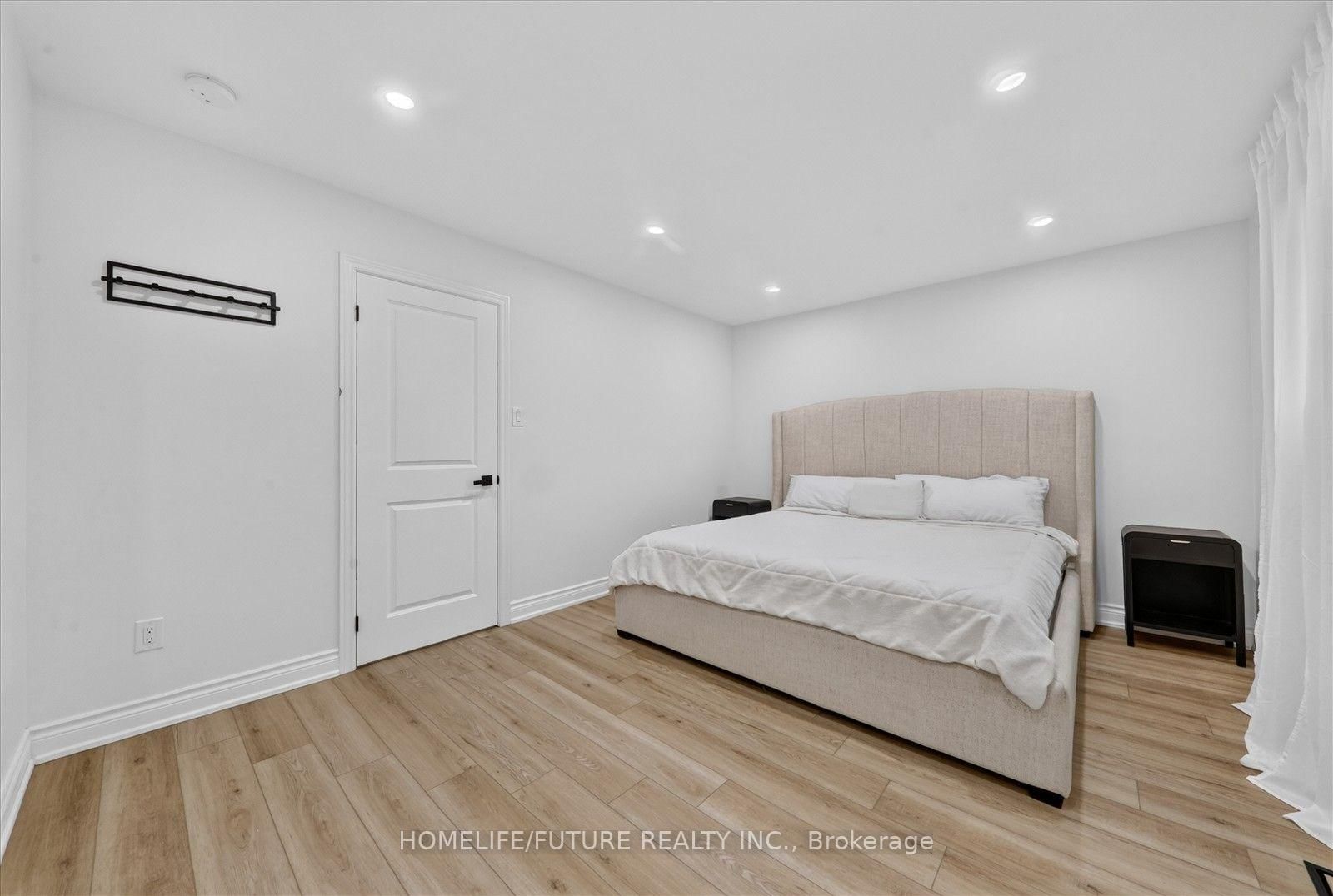 7 Toms Court • Whitby, ON photo 27