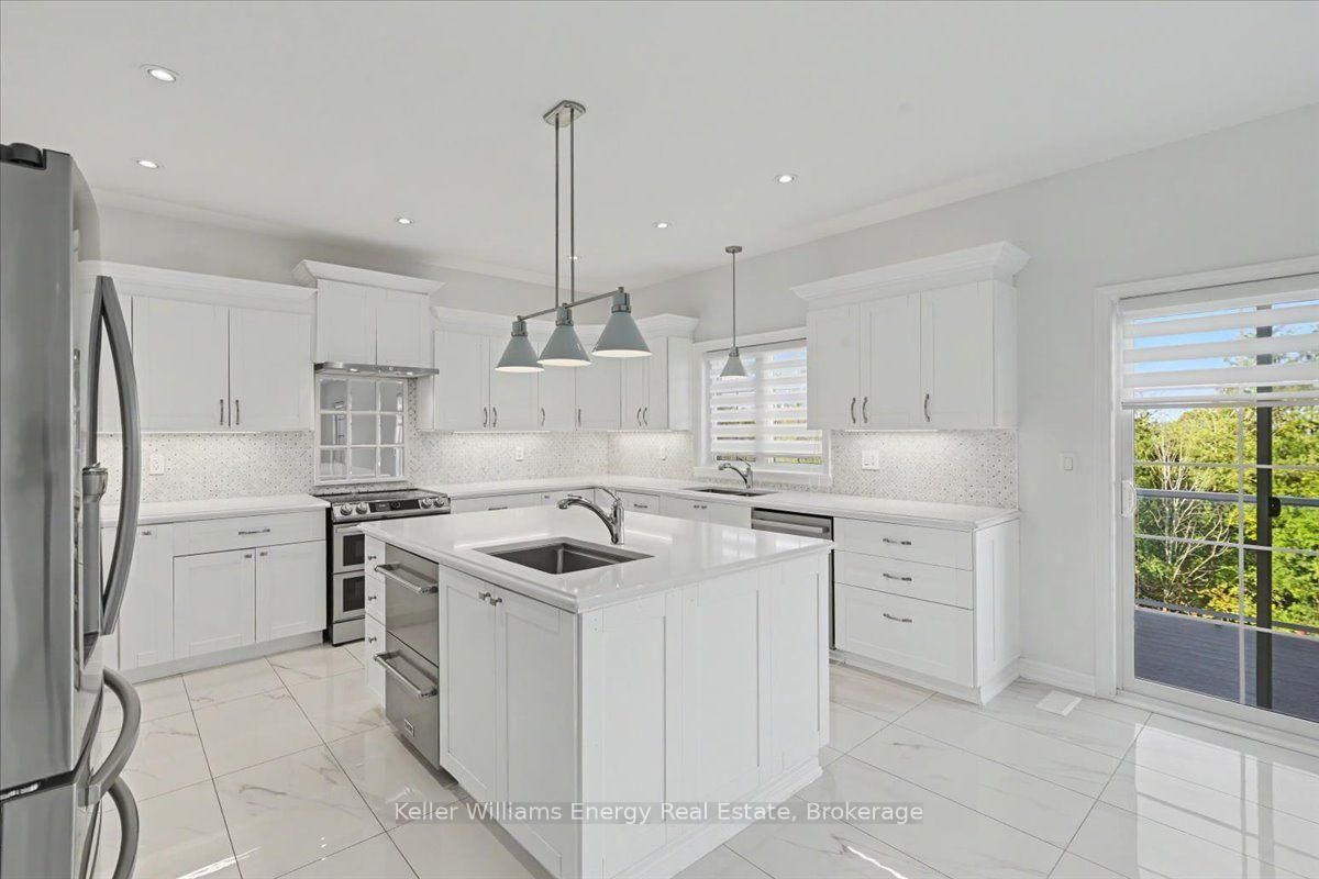 1964 Don White Court • Oshawa, ON photo 8