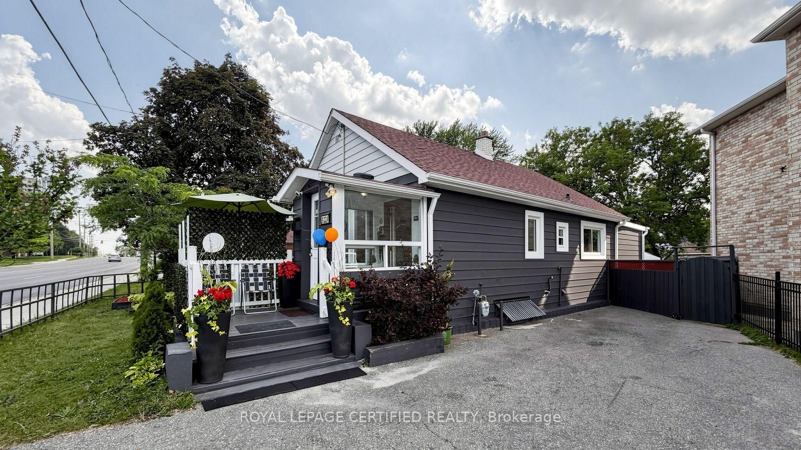 922A Danforth Road • Toronto, ON photo 2