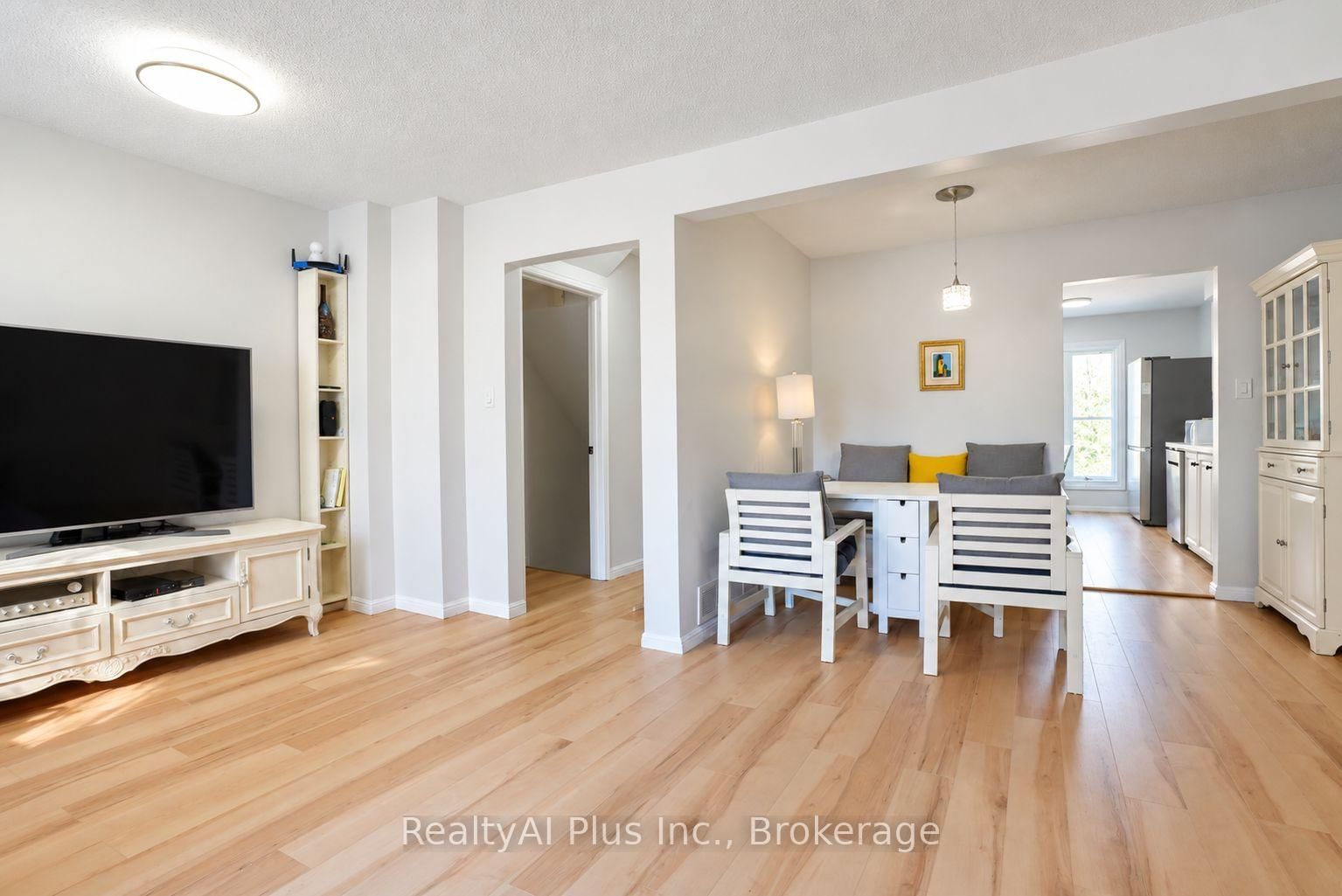 100 Burrows Hall Boulevard • #9 • Toronto, ON photo 9