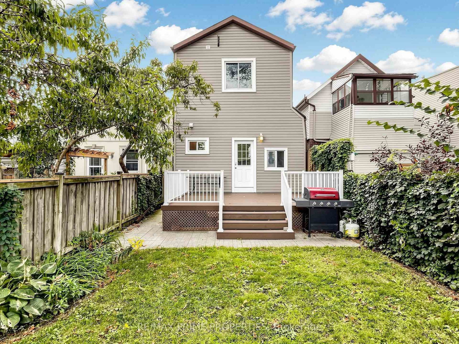 18 Dentonia Park Avenue • Toronto, ON photo 47