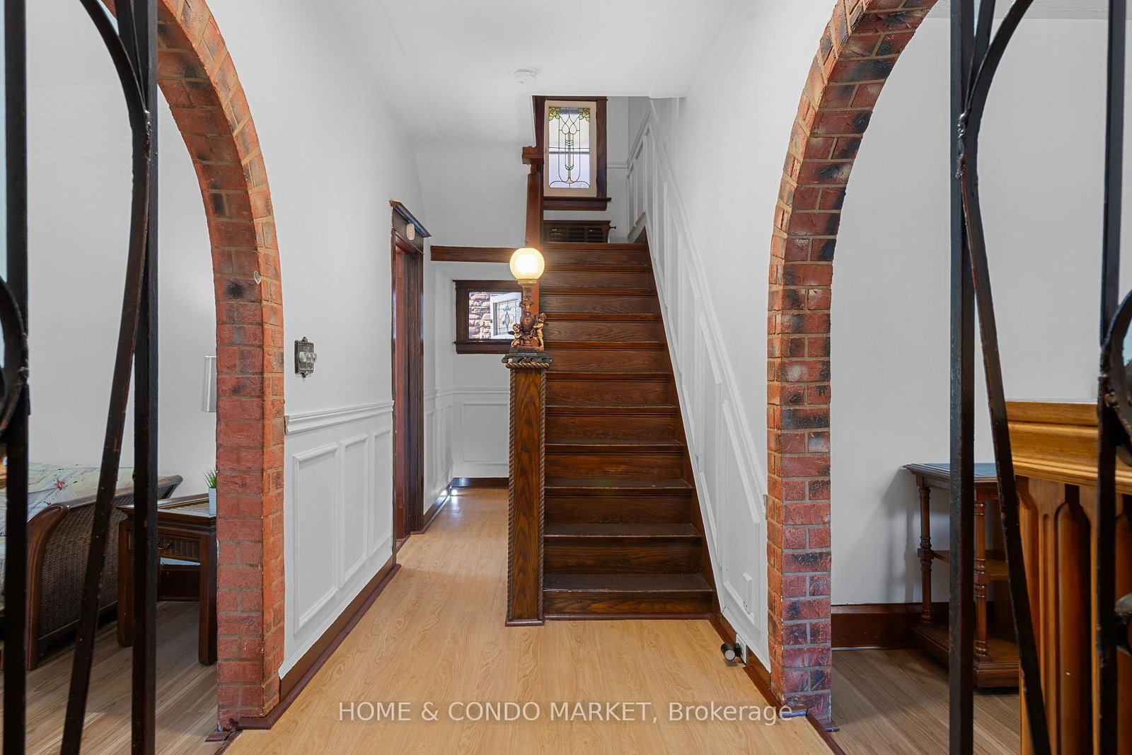 164 Brookside Drive • Toronto, ON photo 6