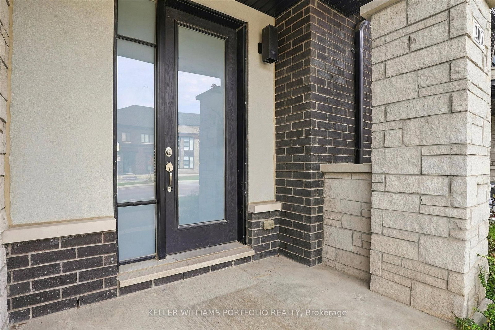 200 Coronation Rd, Whitby, view 5