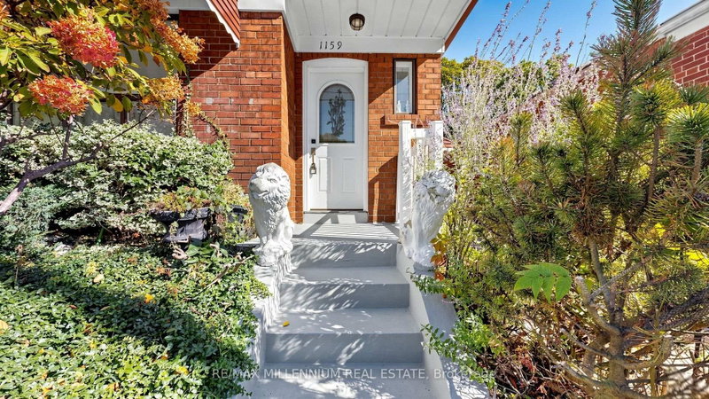 1159 Woodbine Ave photo 5