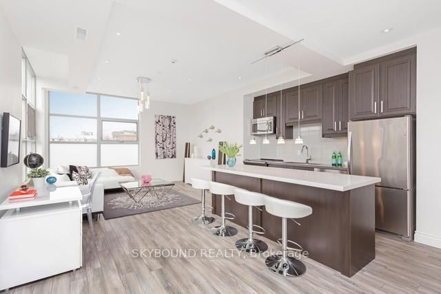 1003 Queen St E photo 5