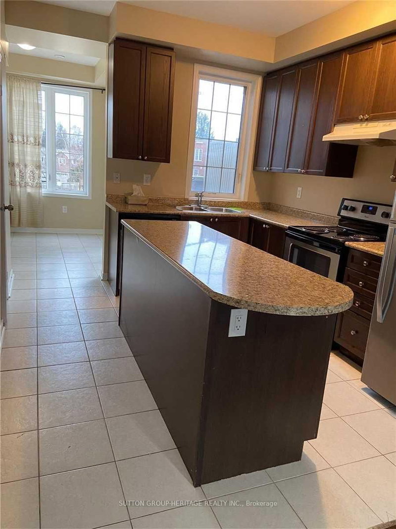 4705 Kingston Rd photo 3