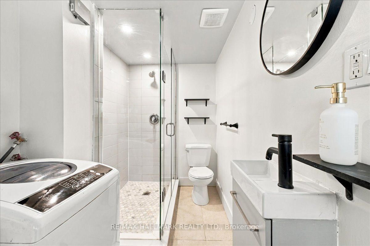 44 Baltic Avenue • Toronto, ON photo 29