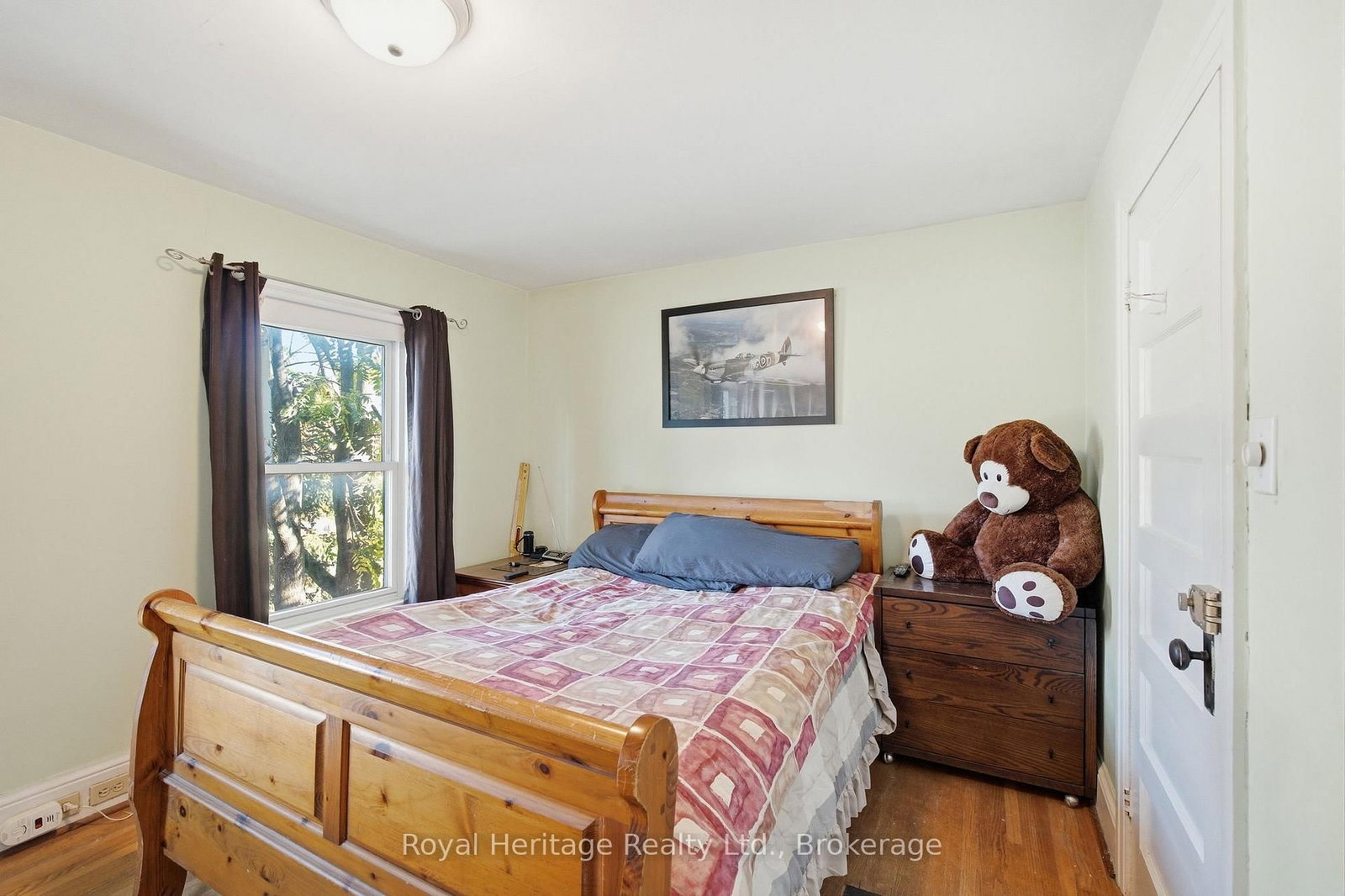 165 Colborne St, Oshawa, view 22