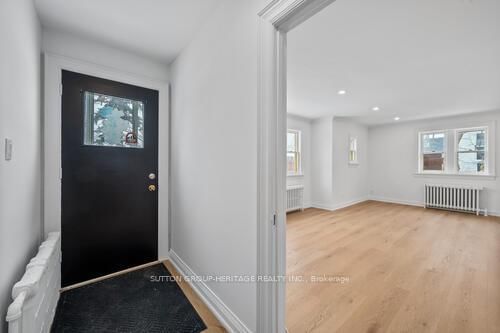 860 Simcoe Street N