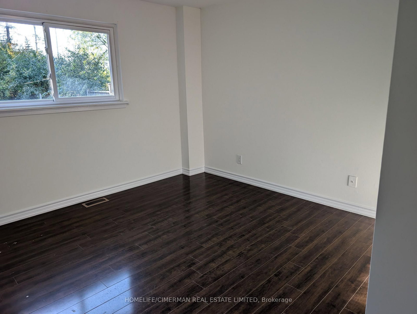 202 Durham Street • Oshawa, ON photo 9