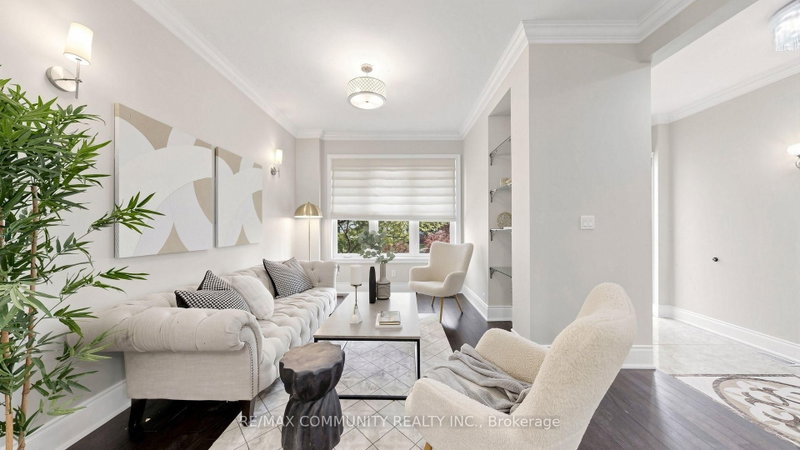 118 Harewood Ave photo 3