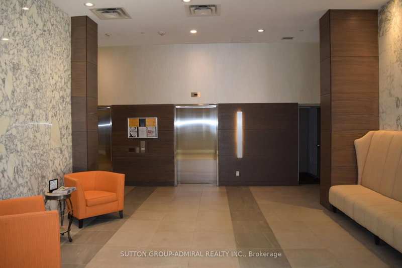 2055 Danforth Ave photo 4