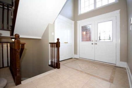 1703 Rockwood Dr, Pickering, L1V6R3 | Image 2