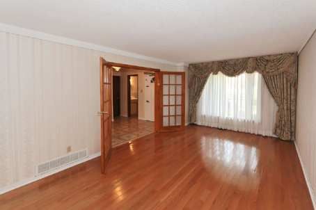 11 Carisbrooke Sq, Toronto, M1B4M2 | Image 3