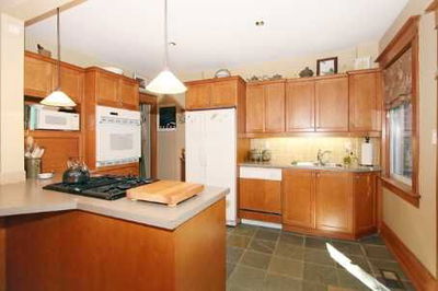 1 Woodlee Rd, Toronto - East End-Danforth image-0-3