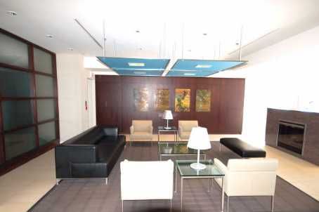 Th122 - 38 Lee Centre Dr, Toronto, M1H3J7 | Image 2