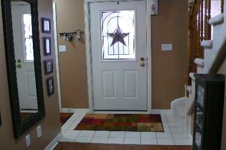 43 Short Cres, Clarington, L1E2Z5 | Image 3