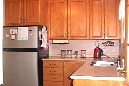 128 Sutherland Ave, Oshawa, L1G2G5 | Image 2