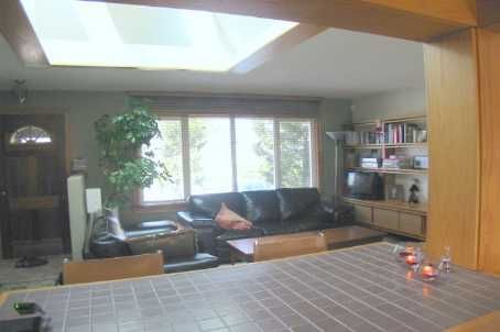 201 Southlawn Ave, Oshawa, L1H3Y5 | Image 3