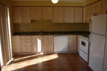 1581 Sarasota Cres, Oshawa, L1G8G1 | Image 3